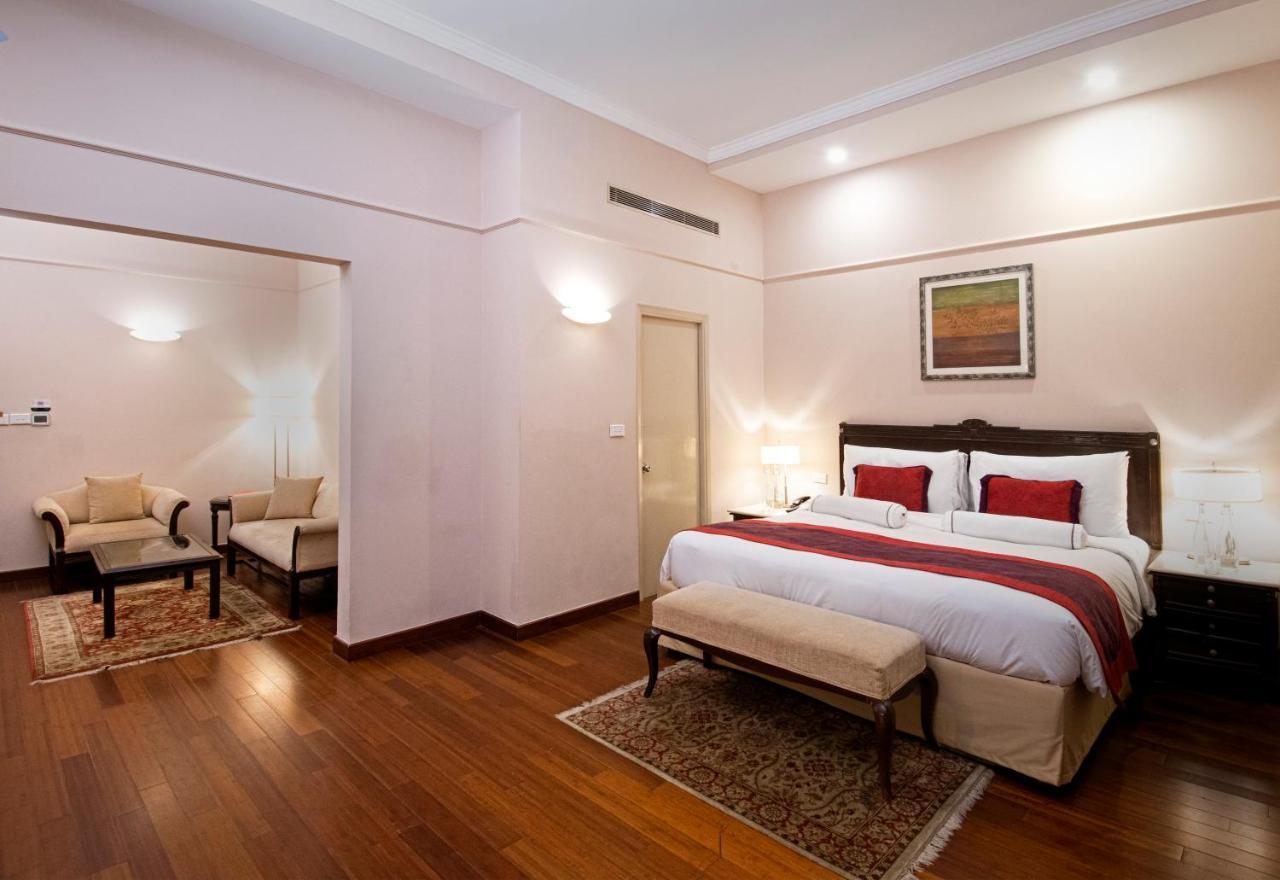 Hotel The Claridges Nowe Delhi Zewnętrze zdjęcie Suite at the Taj Bengal