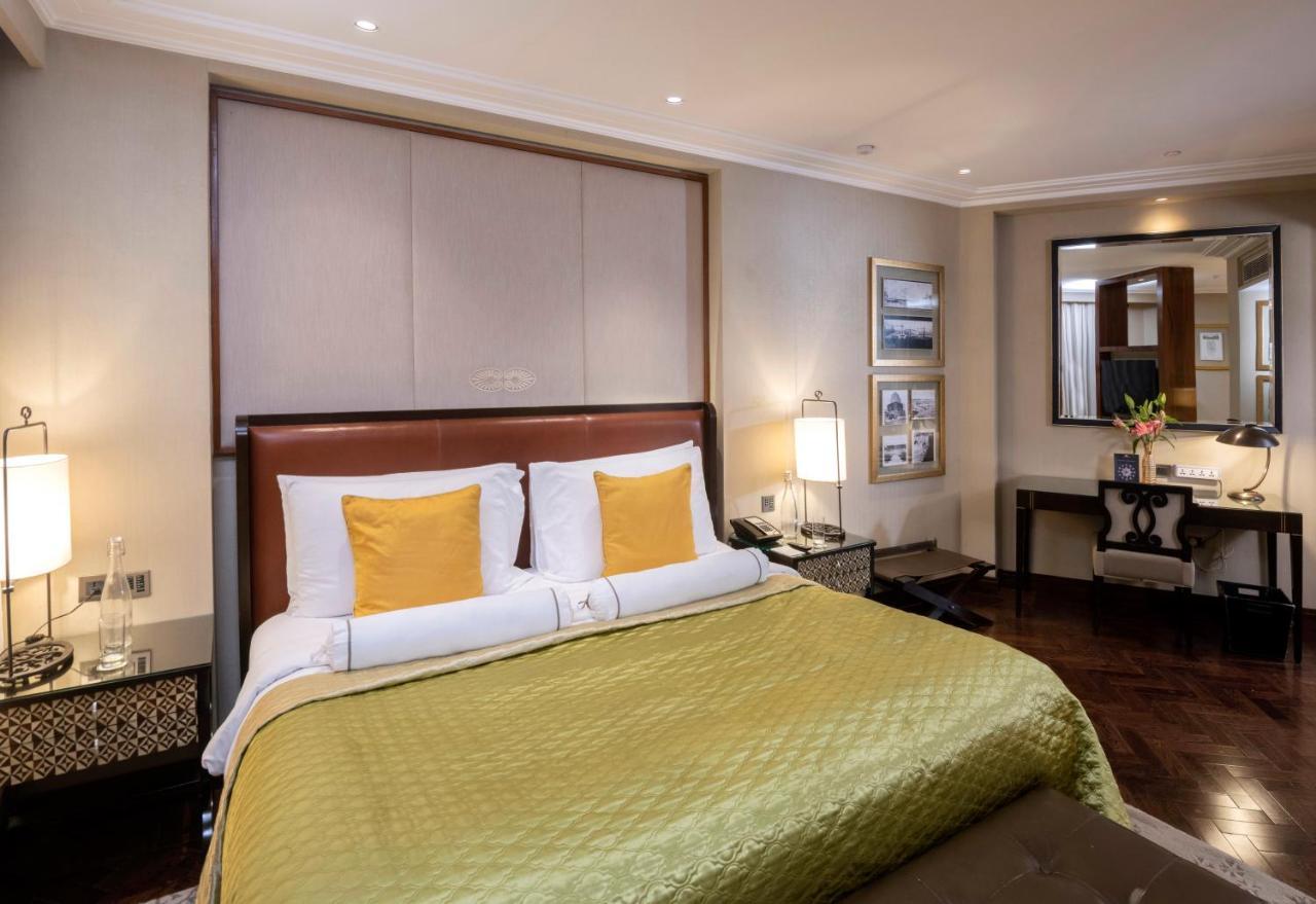Hotel The Claridges Nowe Delhi Zewnętrze zdjęcie A room at the Taj Mahal Palace