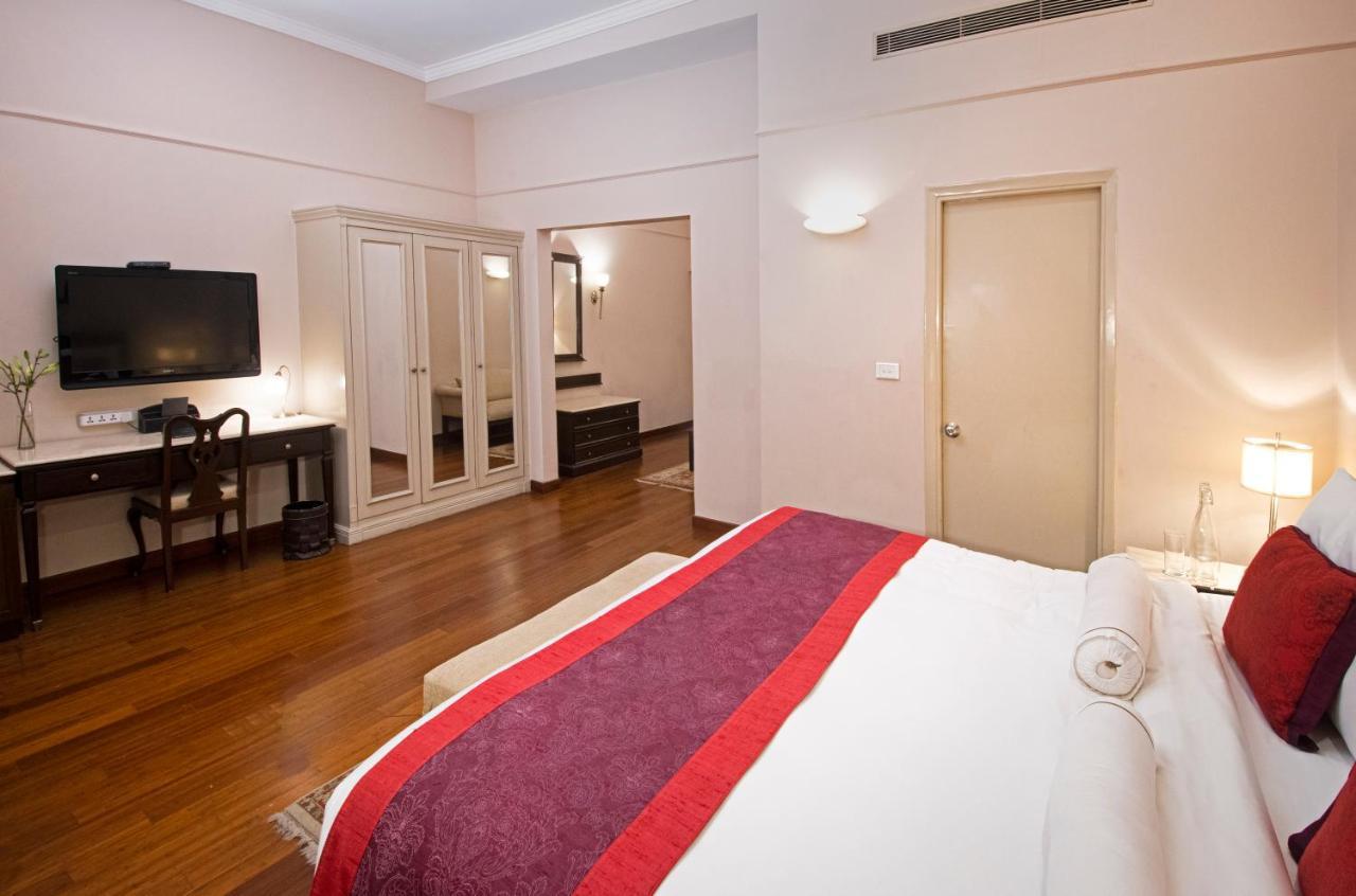 Hotel The Claridges Nowe Delhi Zewnętrze zdjęcie A room at the hotel