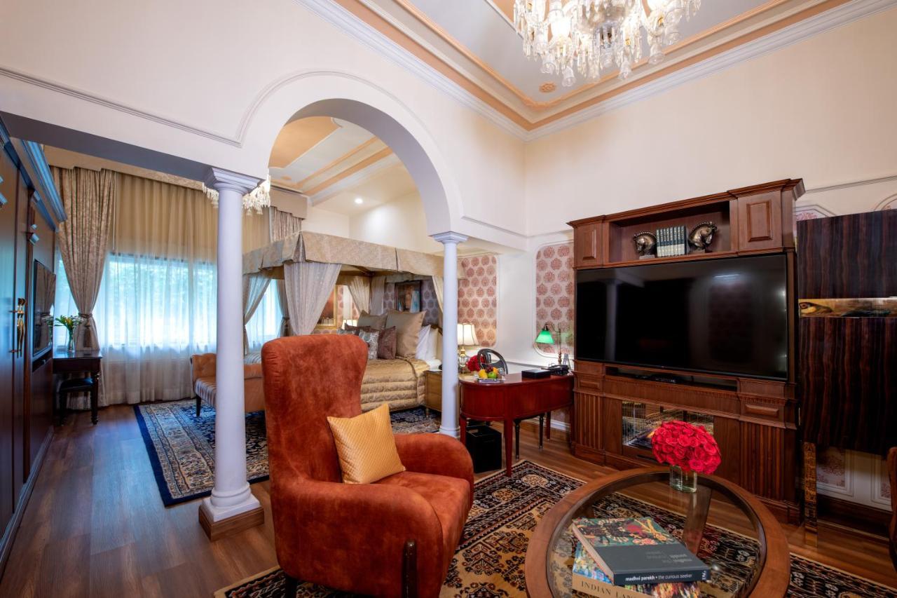 Hotel The Claridges Nowe Delhi Zewnętrze zdjęcie A suite at the Imperial