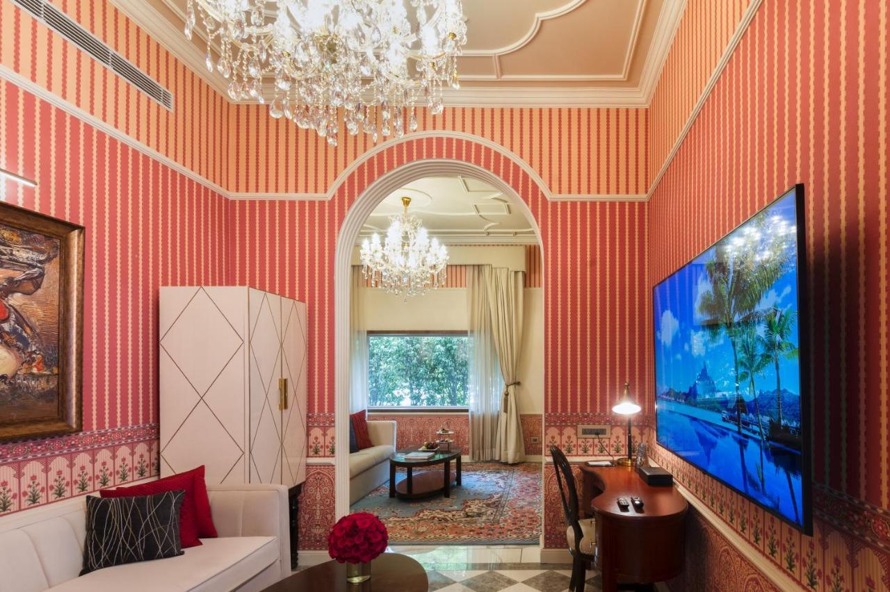 Hotel The Claridges Nowe Delhi Zewnętrze zdjęcie A suite at the Taj Mahal Palace