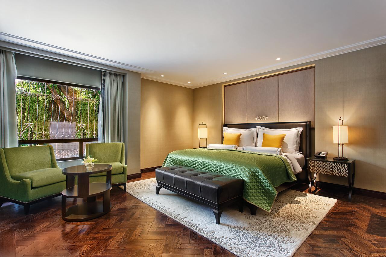 Hotel The Claridges Nowe Delhi Zewnętrze zdjęcie A bedroom at The Oberoi, Mumbai